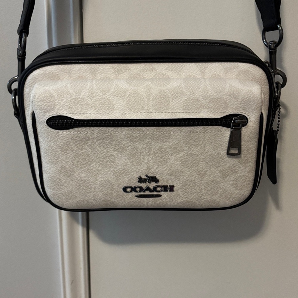 NWOT! Coach Elias Crossbody In Signature Canvas Chalk/Black/Gunmetal Hardware